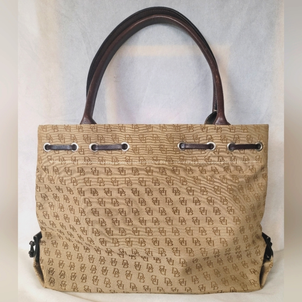 Dooney & Bourke Signature Canvas Tassle Shoulder Bag, Vintage Collectible - Picture 2 of 10